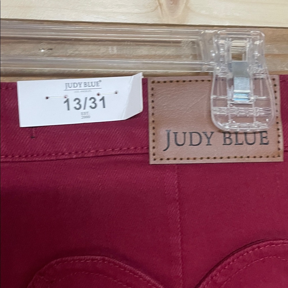 Judy Blue size 13/31 Stretchy Flare Leg Jeans in Red with Heart Shape Pockets - Picture 10 of 13